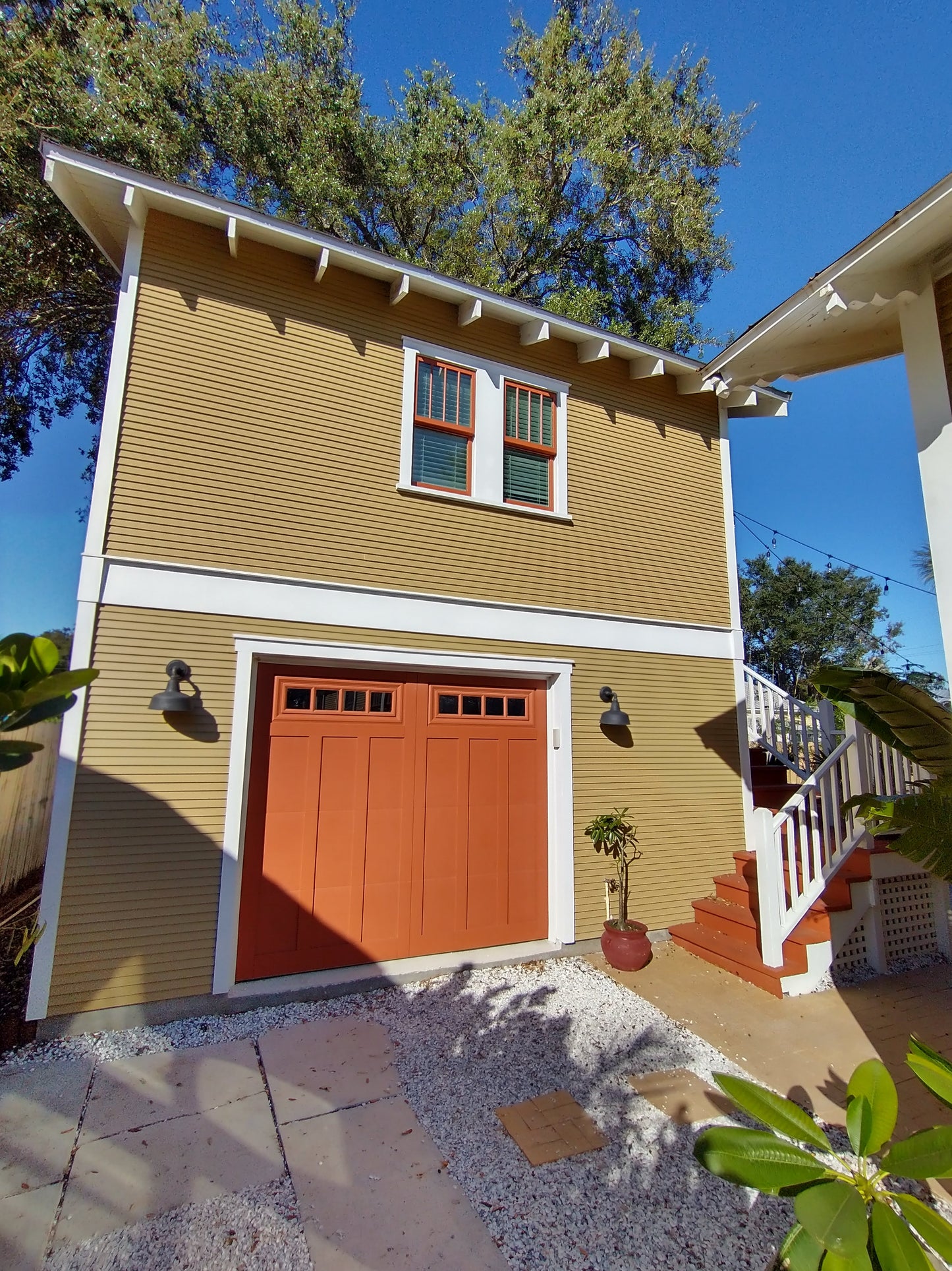 Shallow Carriage House